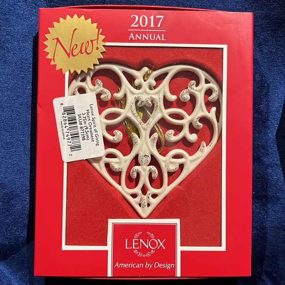 NIB Lenox 2017 Porcelain Spirit Of Giving Heart New in original Box - Picture 2 of 13
